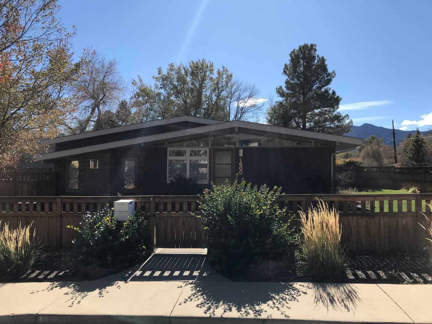 Boulder House: 1600 Linden Avenue