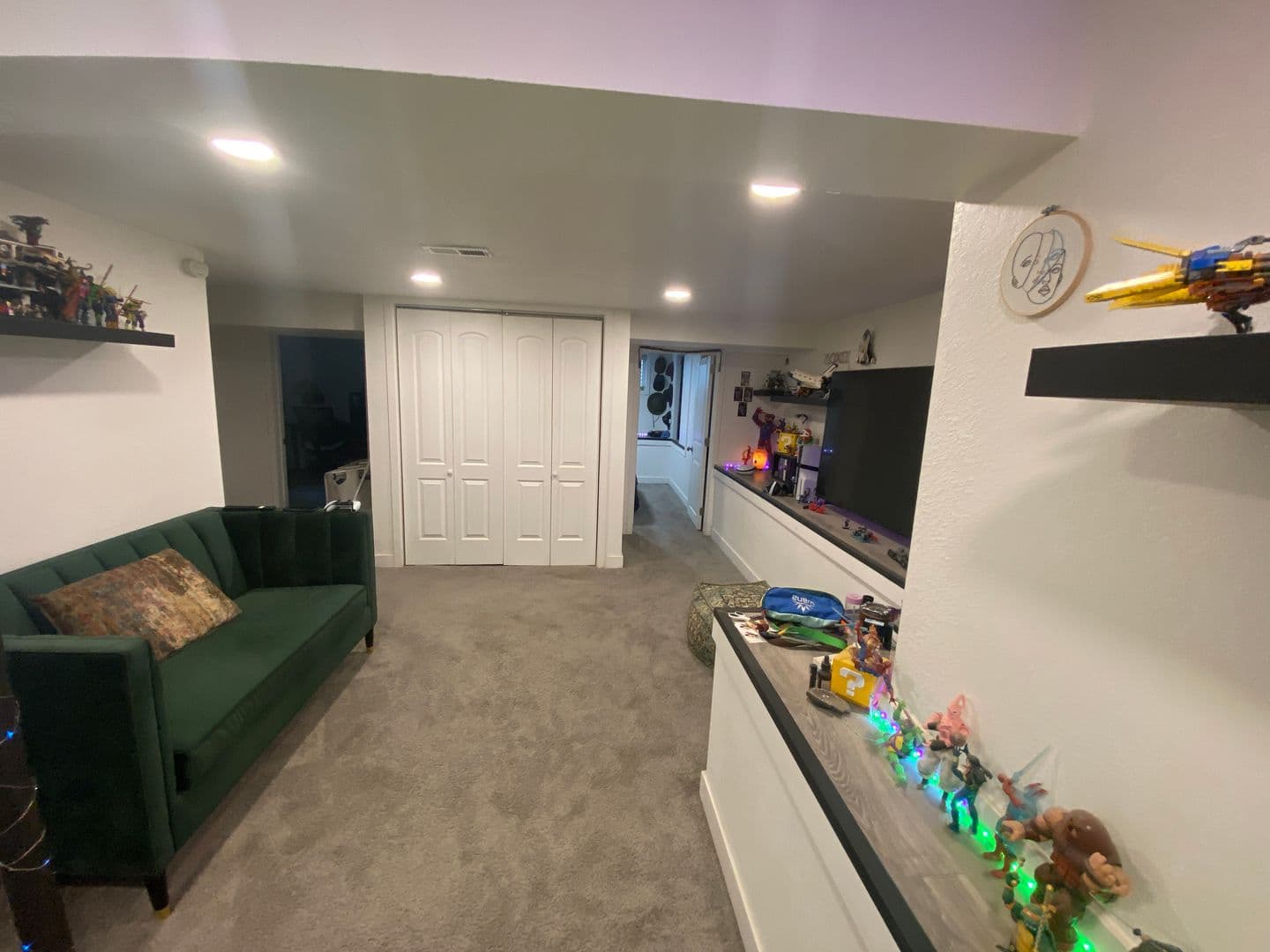 Denver House: 235 S Alcott St