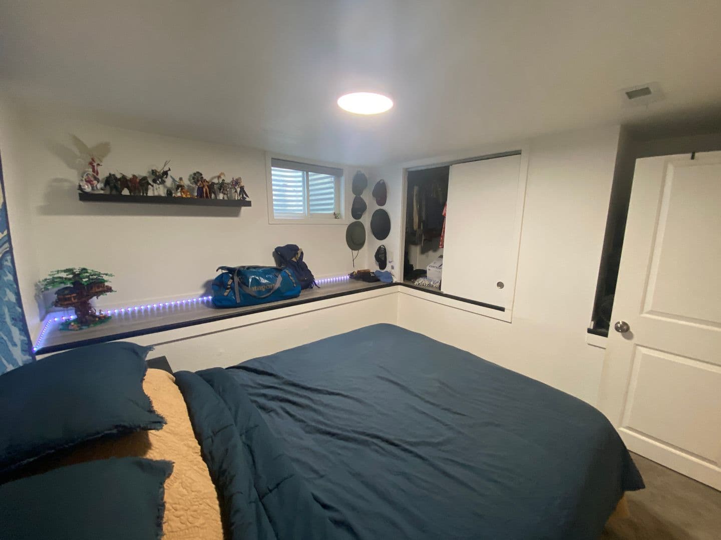 Denver House: 235 S Alcott St