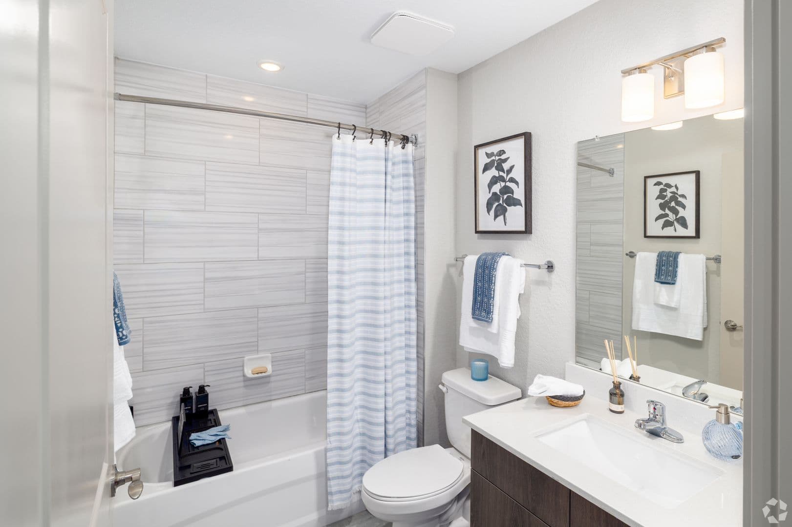 Naples Apartment: 3809 Azalea Park St.