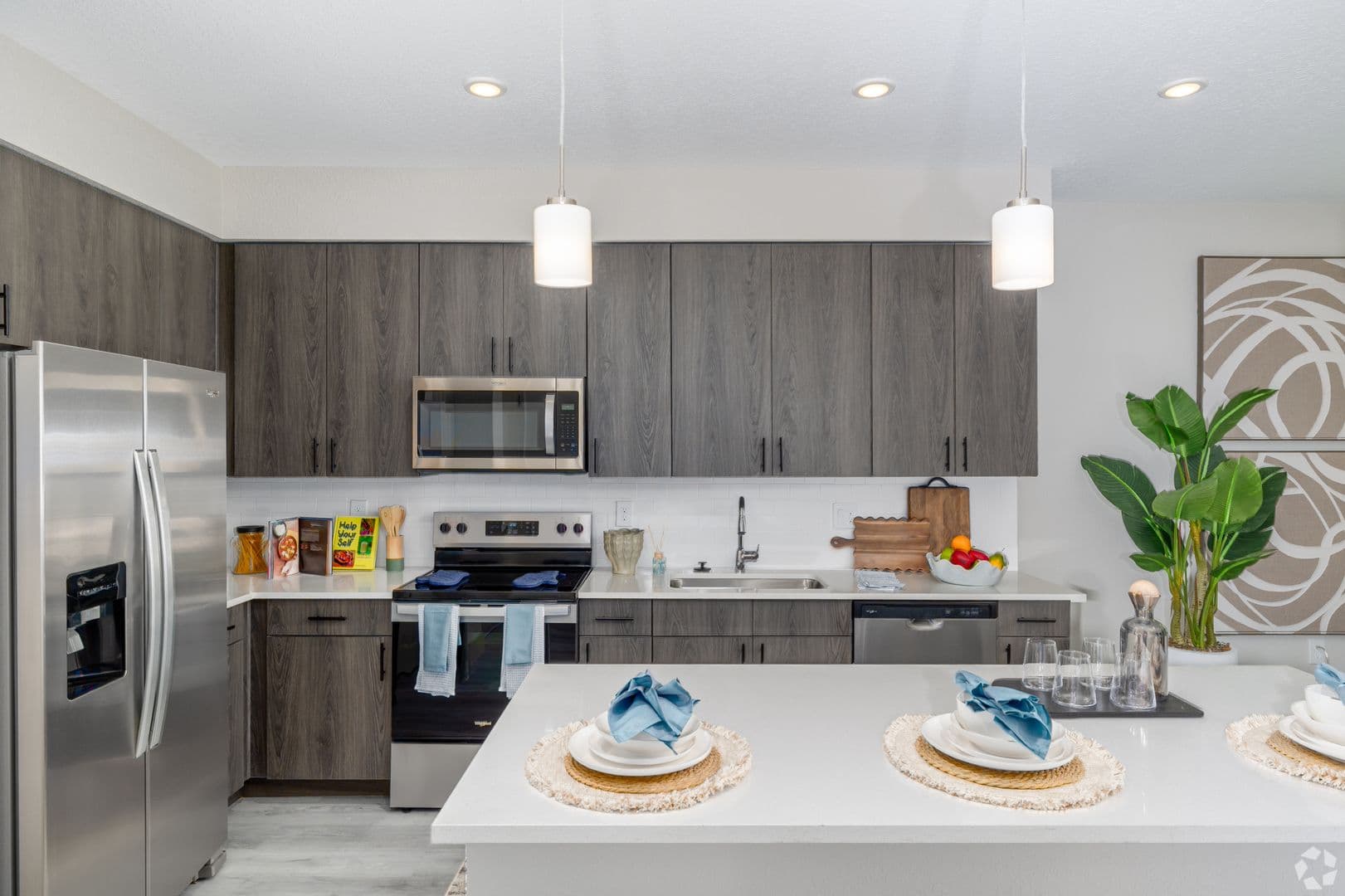 Naples Apartment: 3809 Azalea Park St.
