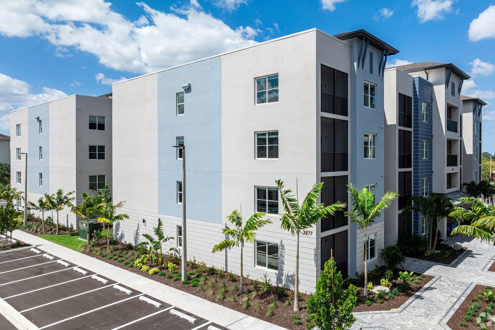 Naples Apartment: 3809 Azalea Park St.
