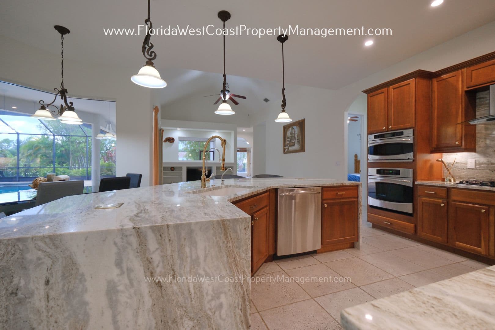 Bradenton House: 12810 Daisy Pl
