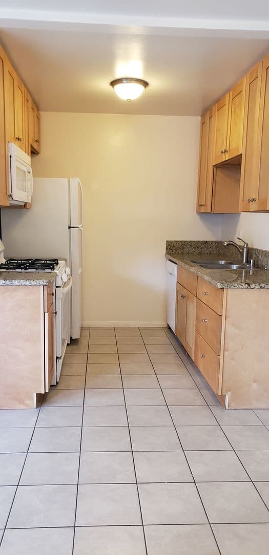 La Mesa Apartment: 4290-94 Schoolridge Ln