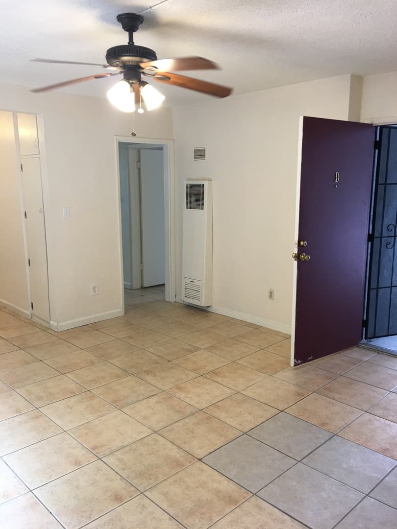 La Mesa Apartment: 4453-55 Rosebud Lane