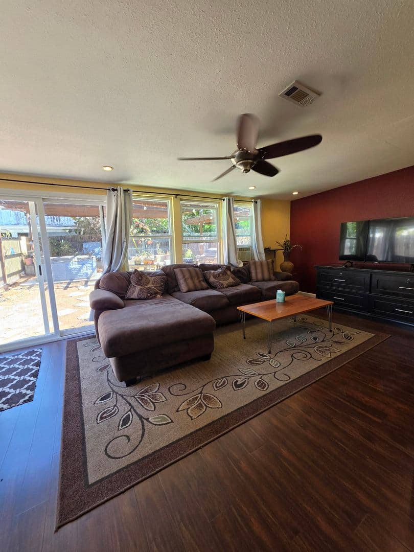 Spring Valley House: 2059 Terraspiro Ave
