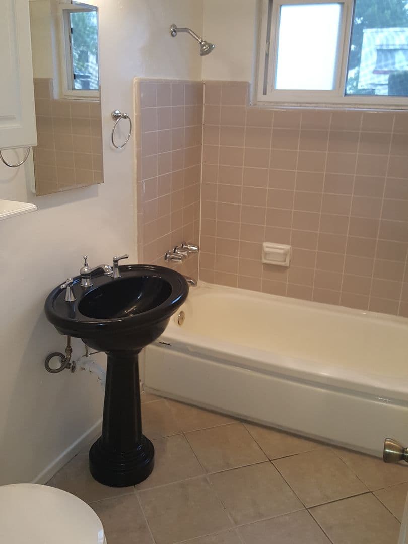 La Mesa Apartment: 4434-4442 Rosebud Lane A-D