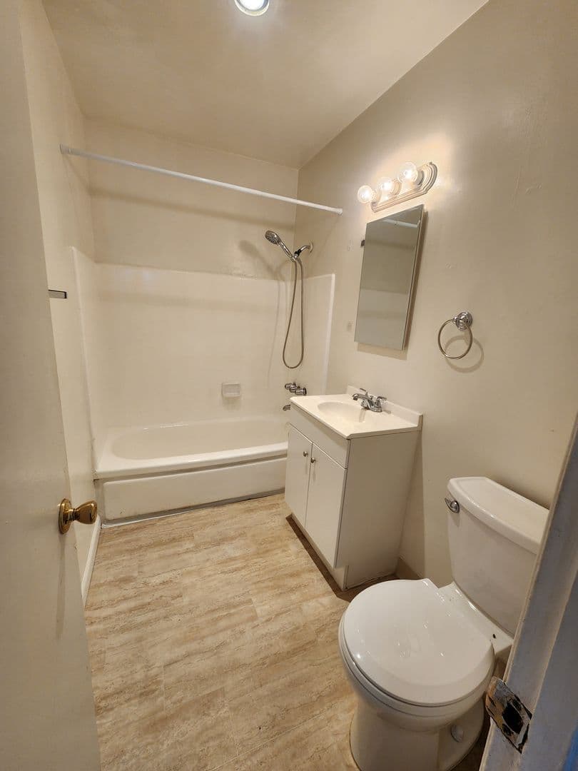 La Mesa Apartment: 4434-4442 Rosebud Lane A-D