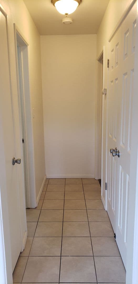 La Mesa Apartment: 4290-94 Schoolridge Ln