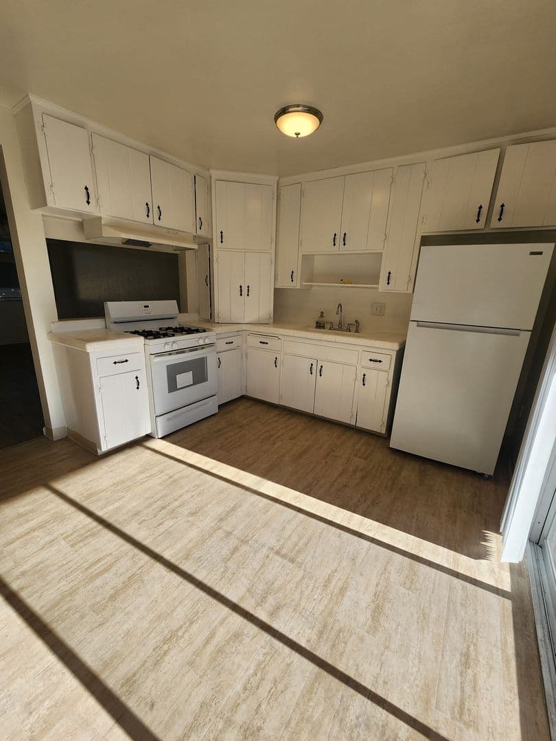 La Mesa Apartment: 4434-4442 Rosebud Lane A-D