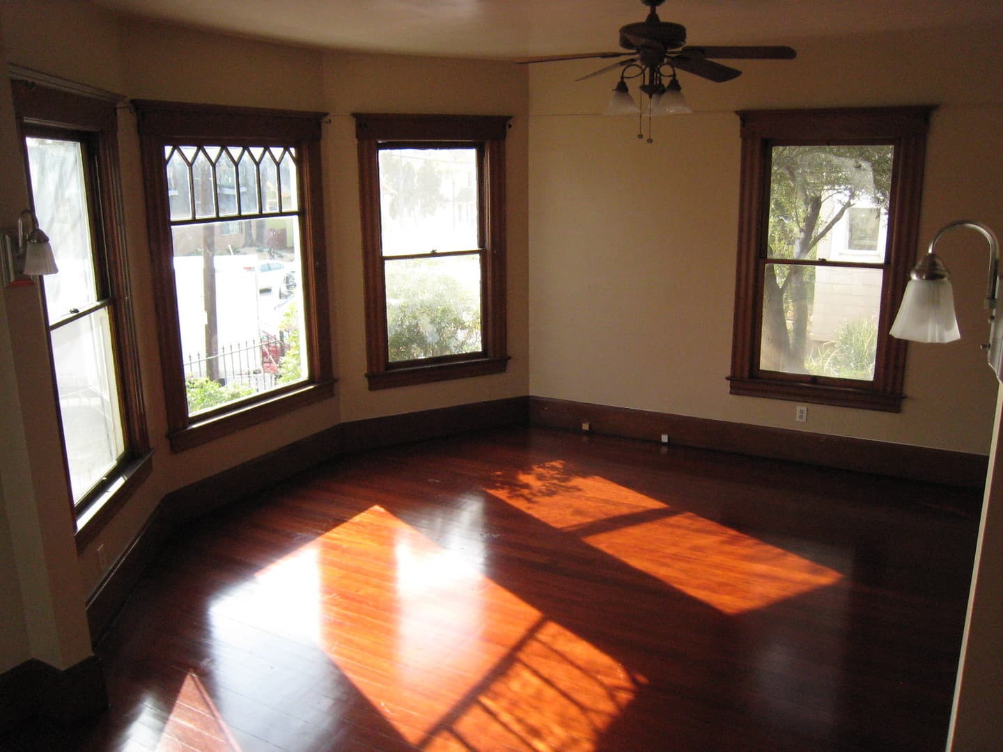 San Diego Apartment: 2542-2552 A Street