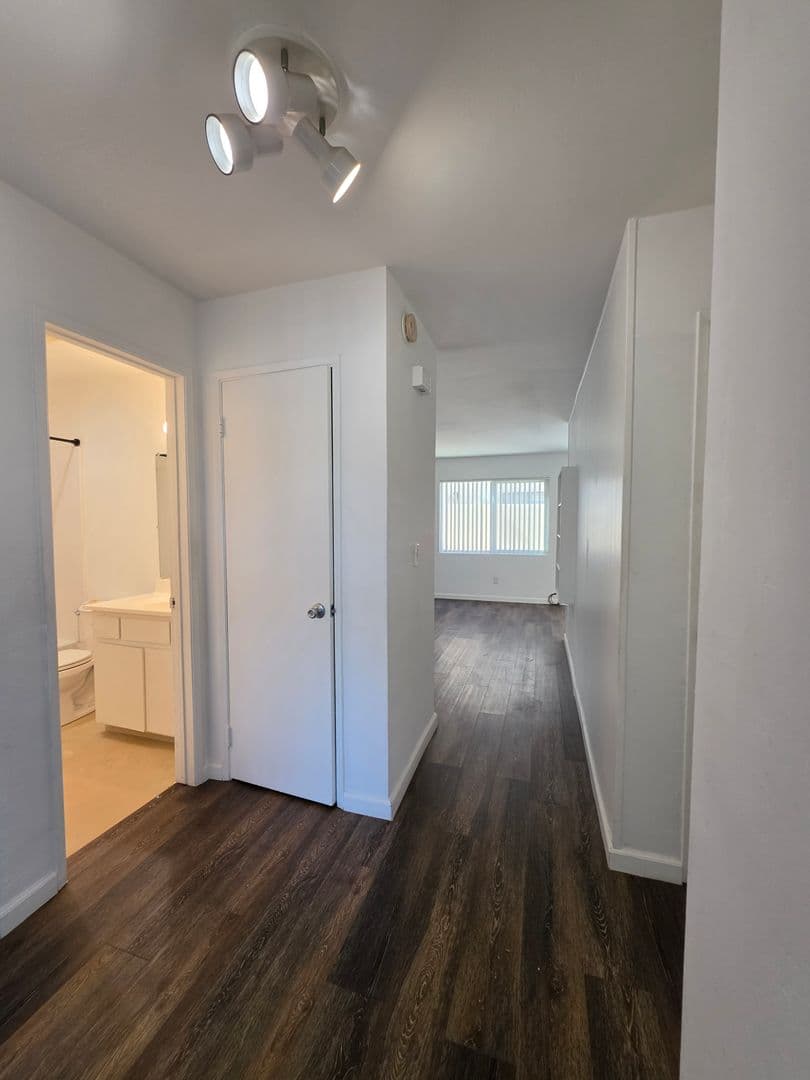 San Diego Apartment: 4881 70th Street