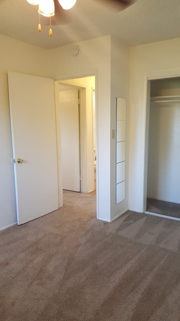 La Mesa Apartment: 4453-55 Rosebud Lane