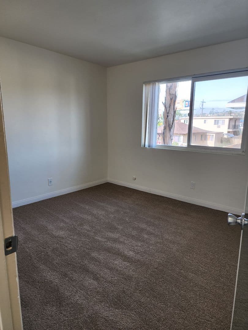 San Diego Apartment: 4881 70th Street