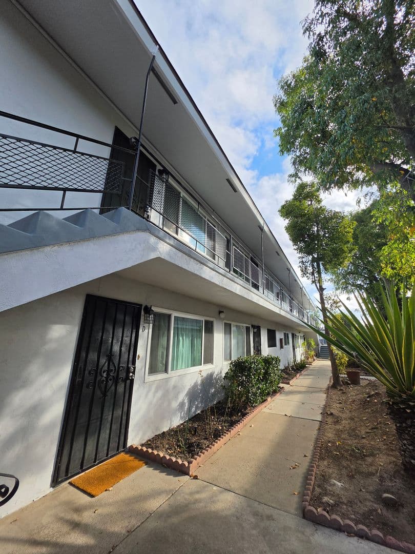 La Mesa Apartment: 4434-4442 Rosebud Lane A-D