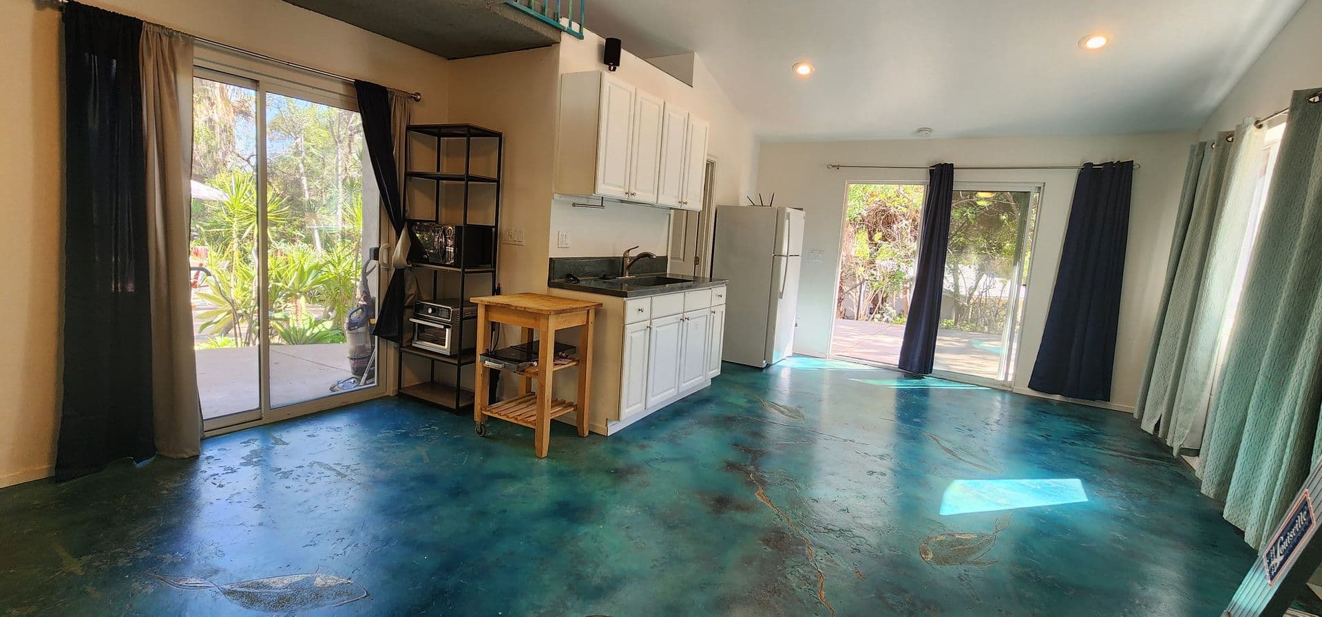 La Mesa Apartment: 3874 American Avenue