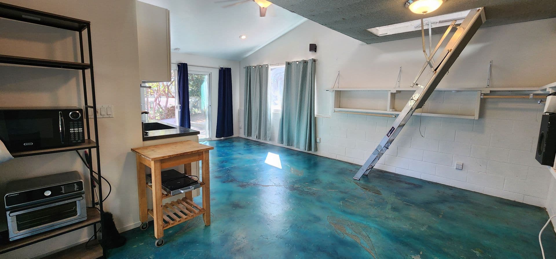 La Mesa Apartment: 3874 American Avenue