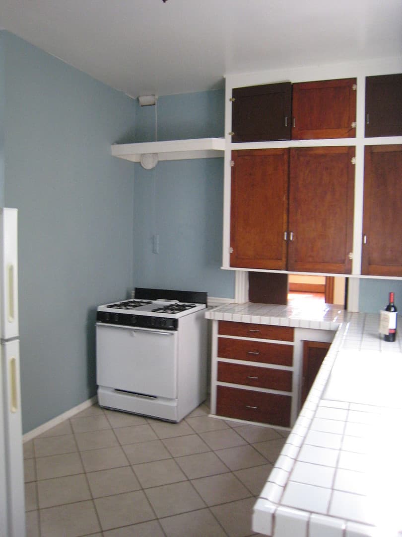 San Diego Apartment: 2542-2552 A Street