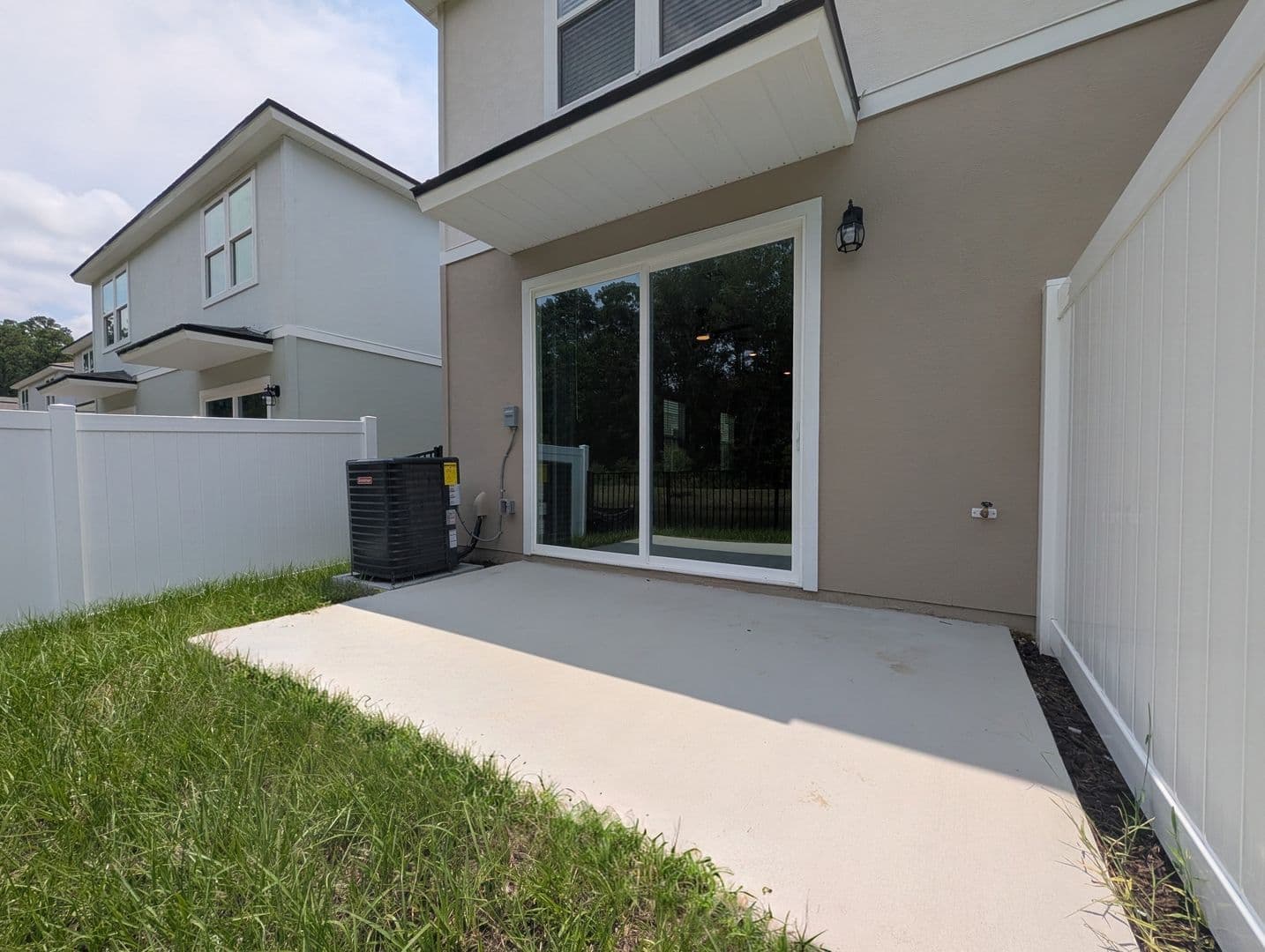 Jacksonville Townhome: 3210 Schoolmarm St