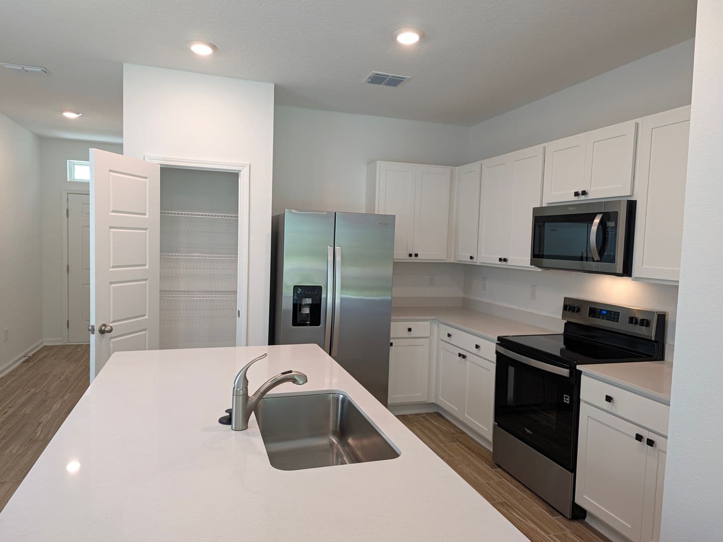 Jacksonville Townhome: 3202 Schoolmarm St