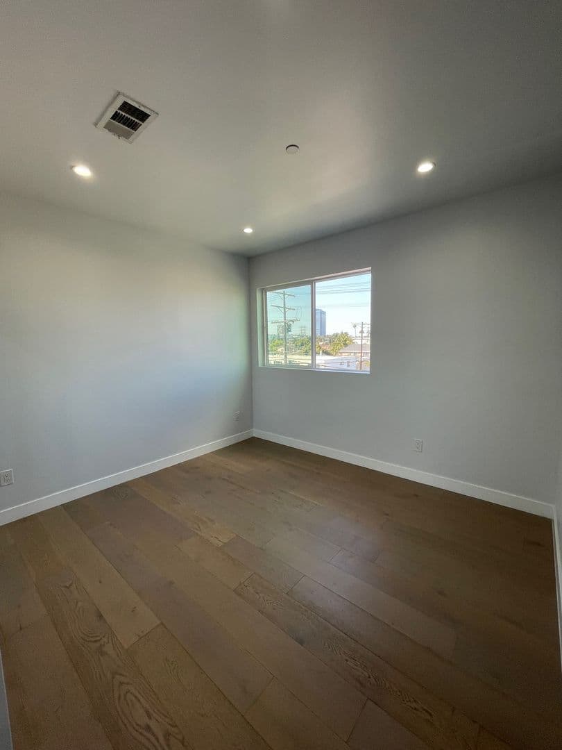 LOS ANGELES Apartment: 5468 CARLIN ST / 2650-2652 HAUSER BLVD
