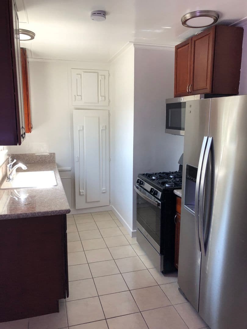 PASADENA Apartment: 50-58 HARKNESS AVE.