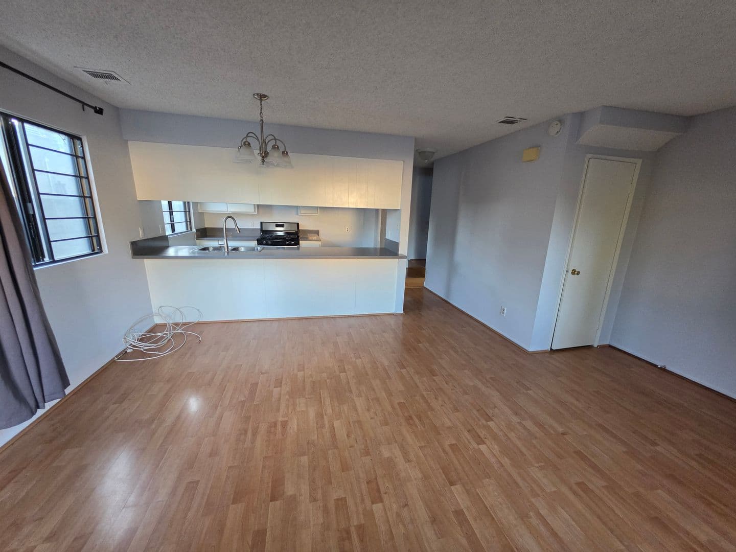 SAN GABRIEL Apartment: 927 S. CHARLOTTE AVE.