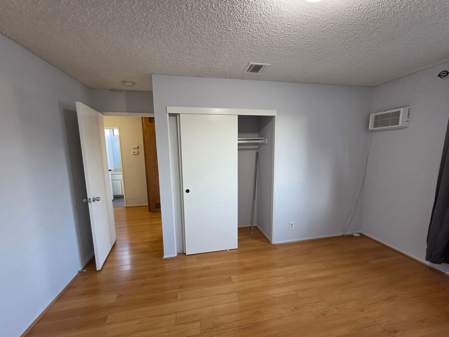 SAN GABRIEL Apartment: 927 S. CHARLOTTE AVE.