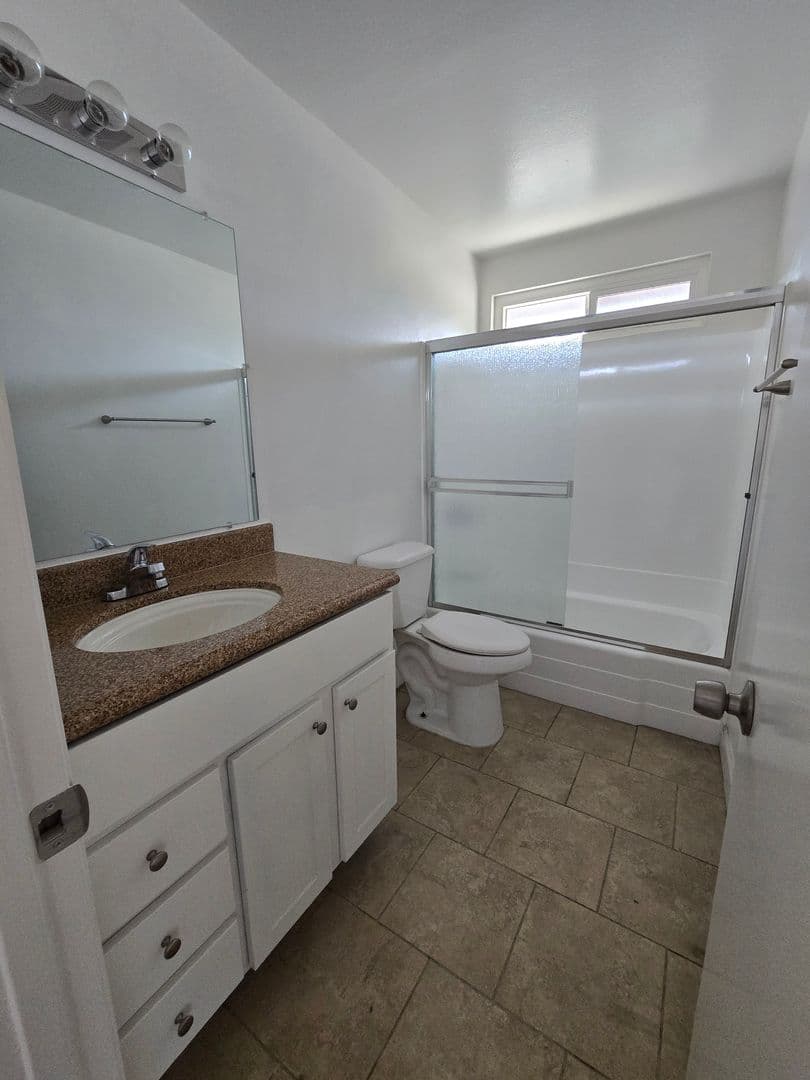 ANAHEIM Apartment: 2650 E. PARK LN