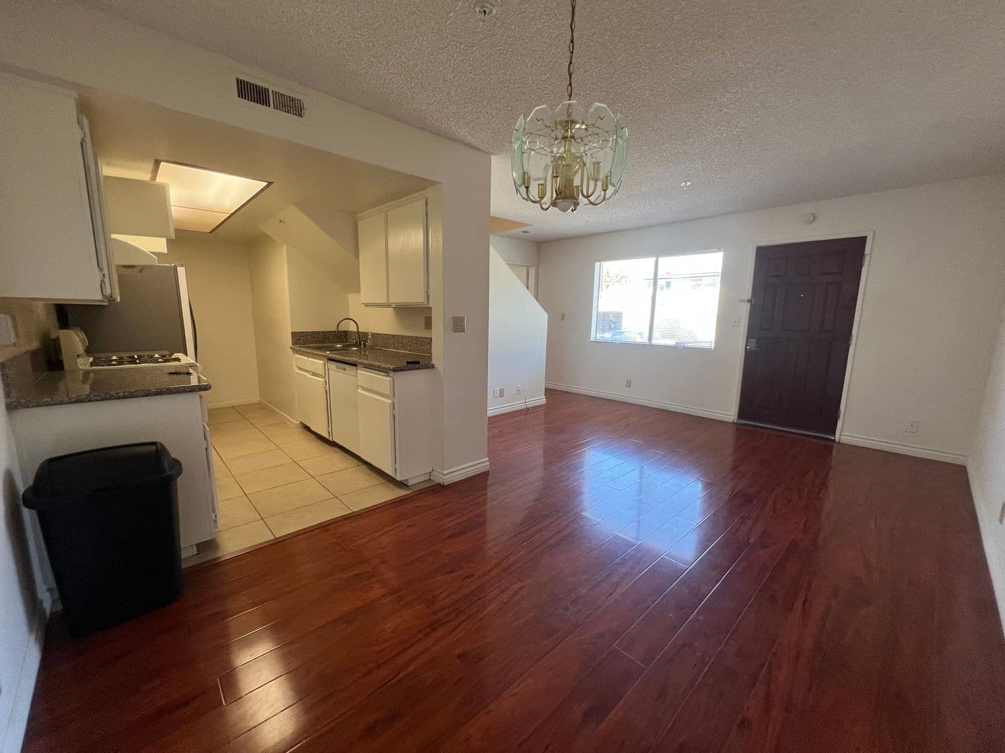 ALHAMBRA Apartment: 2200 LARCH ST