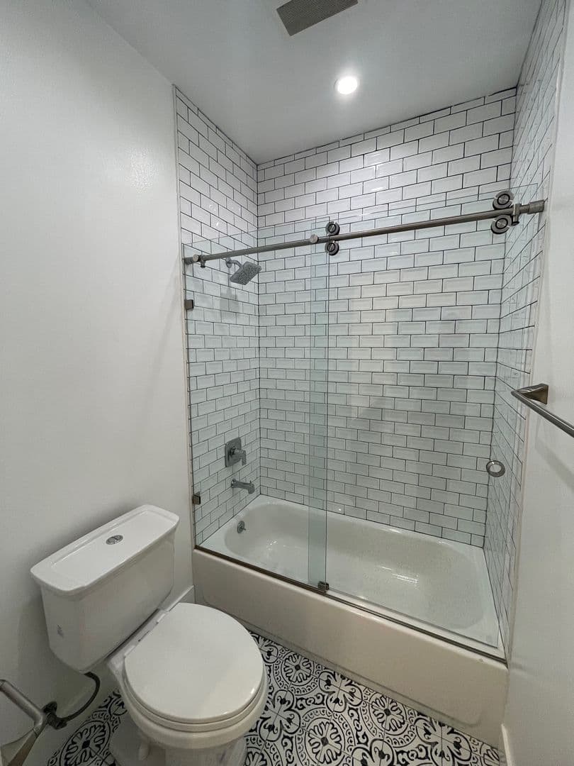 LOS ANGELES Apartment: 5468 CARLIN ST / 2650-2652 HAUSER BLVD