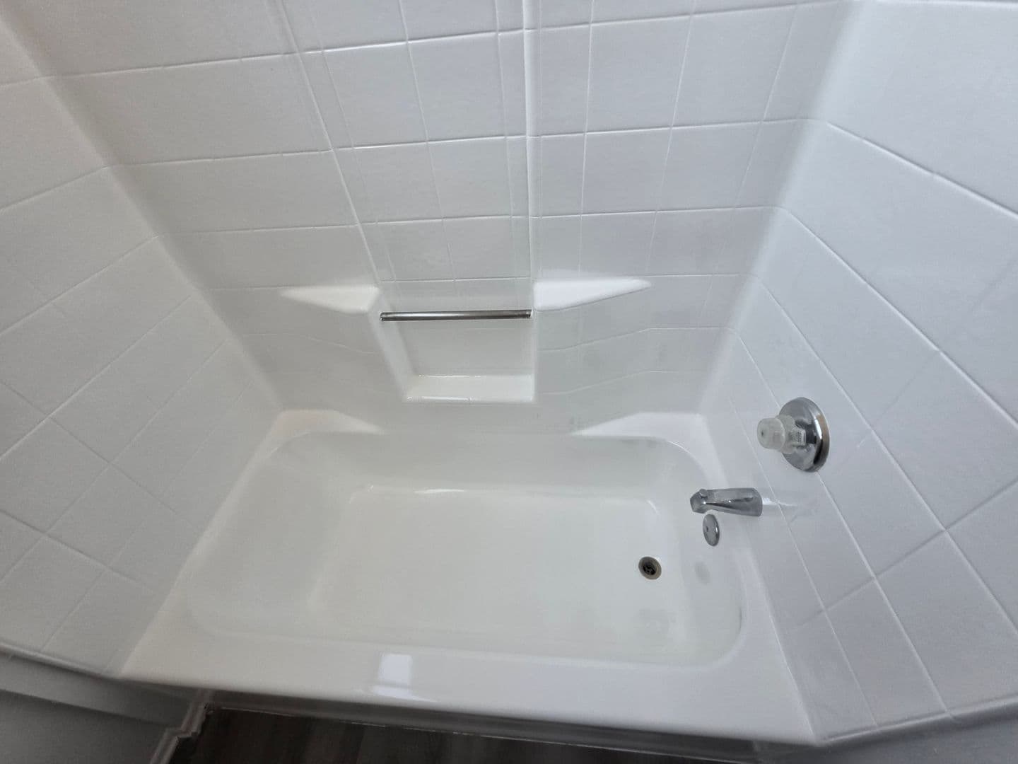 SAN GABRIEL Apartment: 927 S. CHARLOTTE AVE.