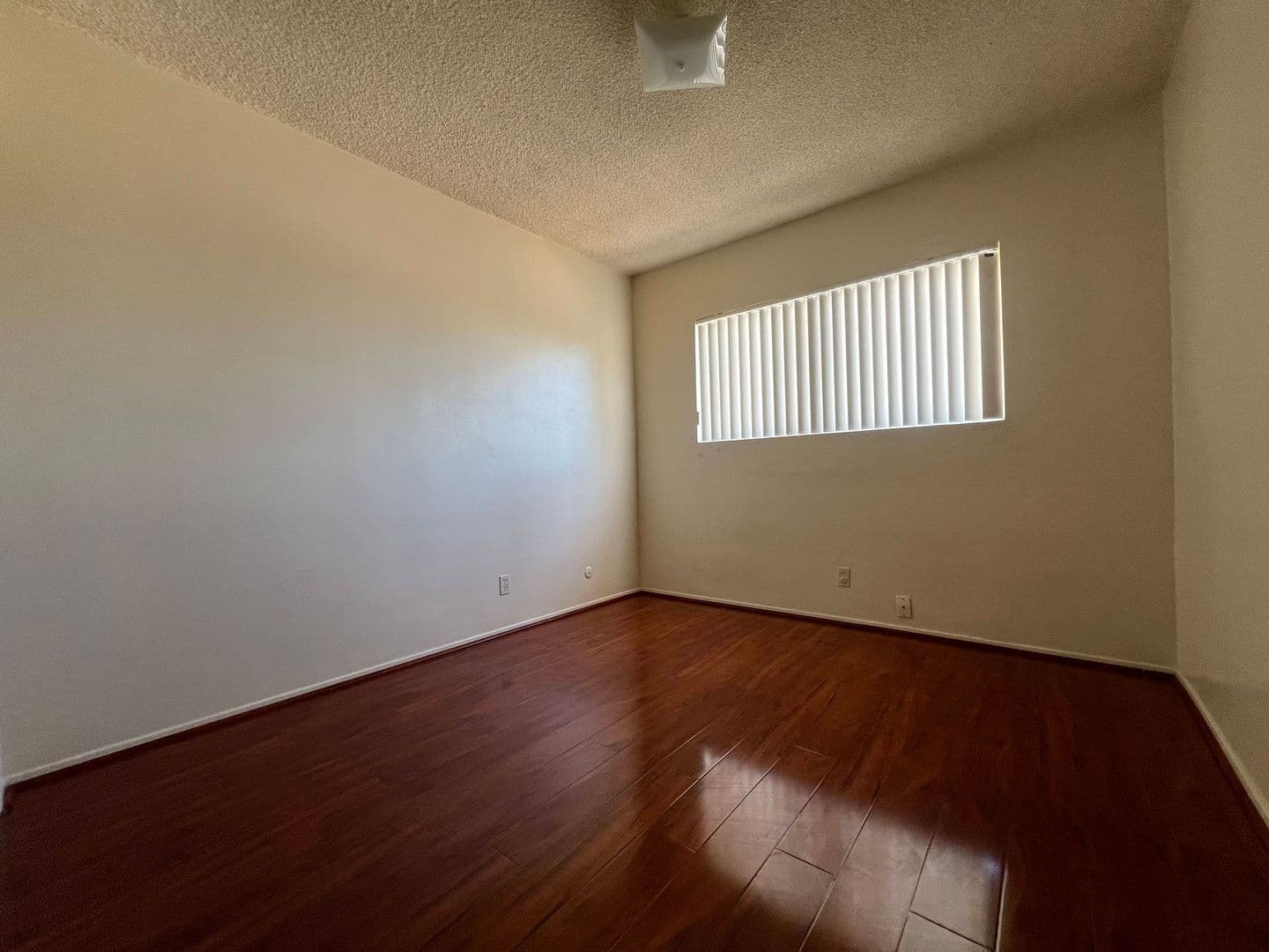 ALHAMBRA Apartment: 100 E. COMMONWEALTH AVE