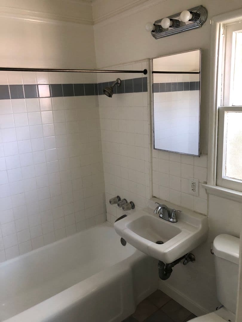 PASADENA Apartment: 50-58 HARKNESS AVE.
