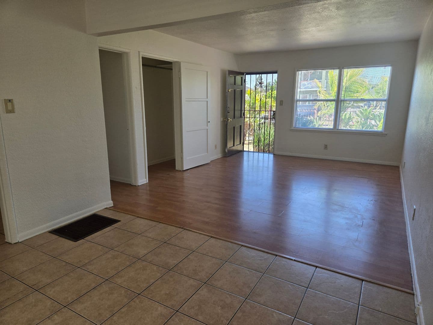 LONG BEACH Apartment: 2290 LOCUST AVE.