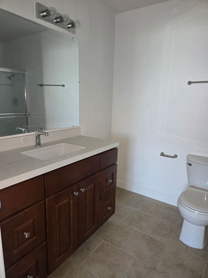 ANAHEIM Apartment: 2650 E. PARK LN