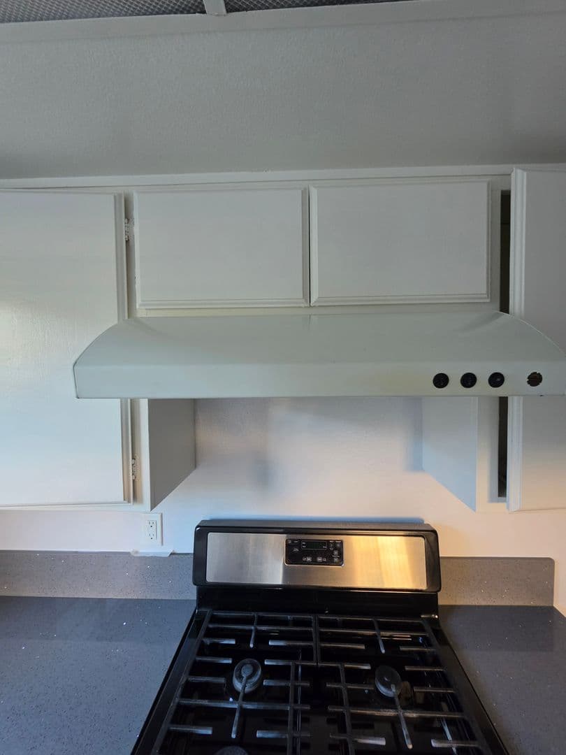 SAN GABRIEL Apartment: 927 S. CHARLOTTE AVE.