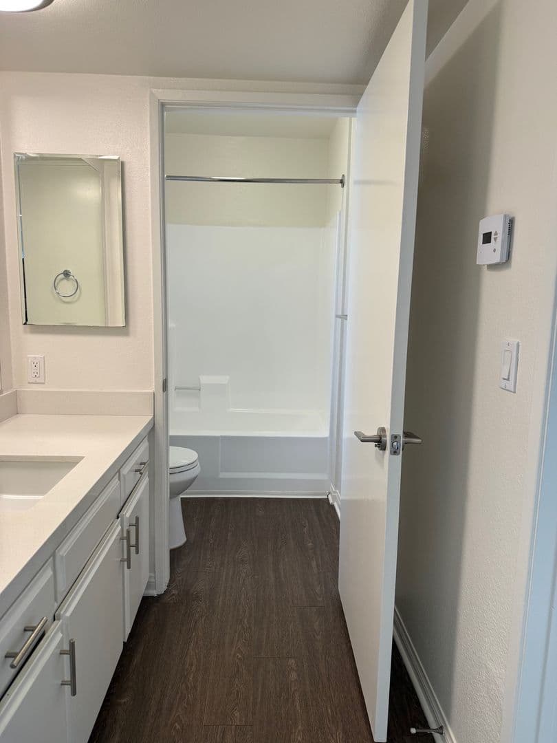 VALLEY VILLAGE Apartment: 5400 RADFORD AVE.