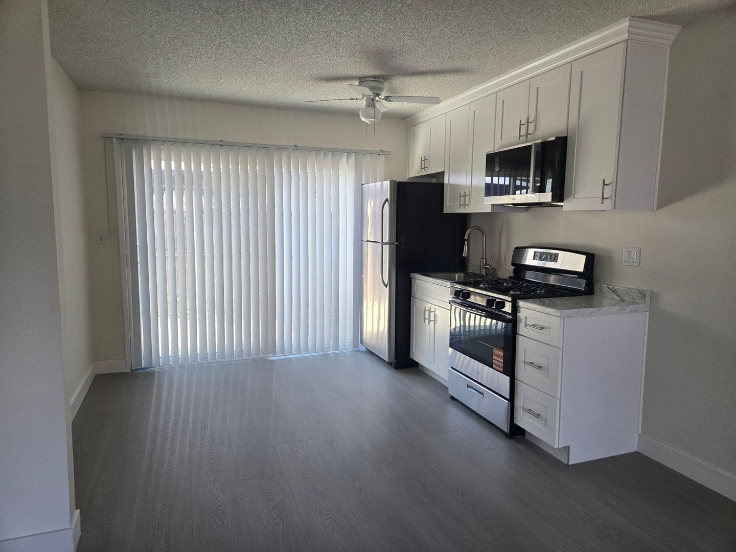 ANAHEIM Apartment: 2072 S. NAUTICAL ST.
