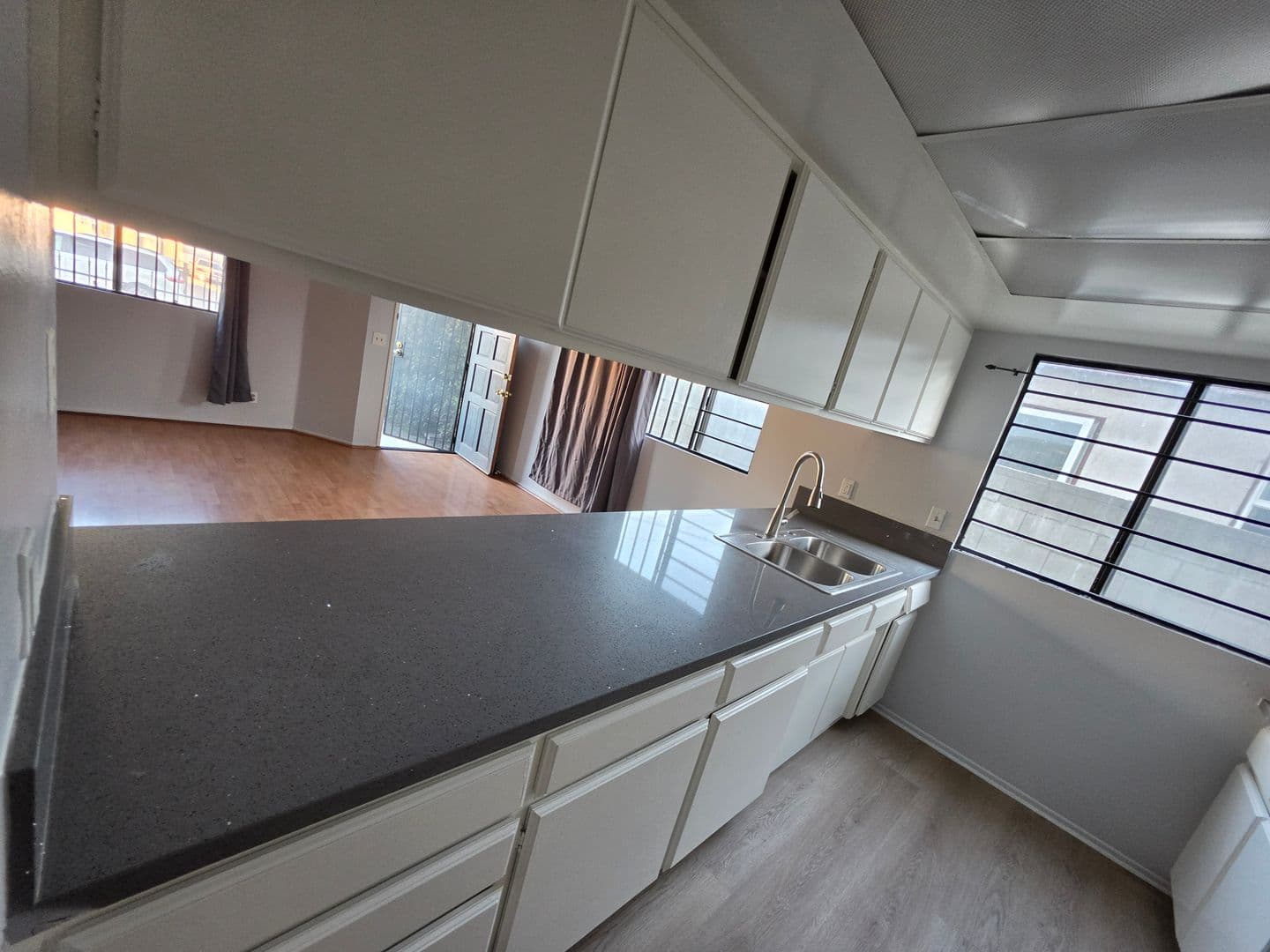 SAN GABRIEL Apartment: 927 S. CHARLOTTE AVE.