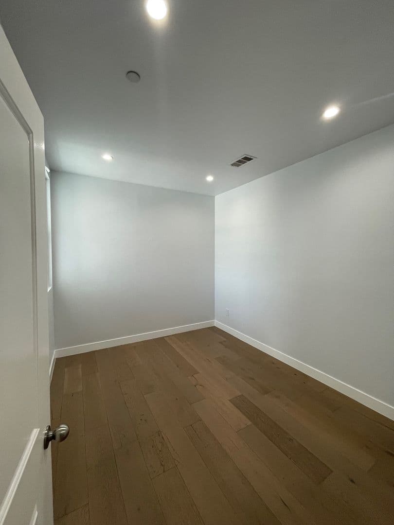 LOS ANGELES Apartment: 5468 CARLIN ST / 2650-2652 HAUSER BLVD