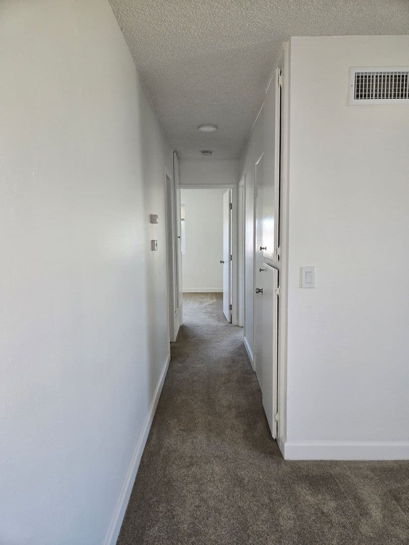 ANAHEIM Apartment: 2650 E. PARK LN