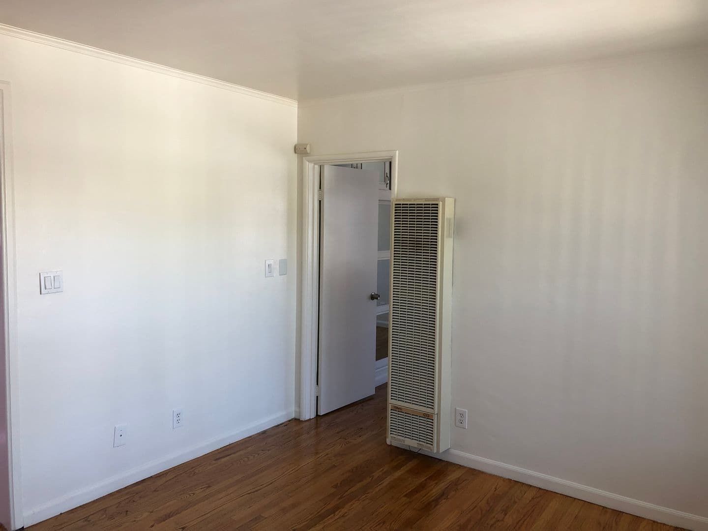 PASADENA Apartment: 50-58 HARKNESS AVE.