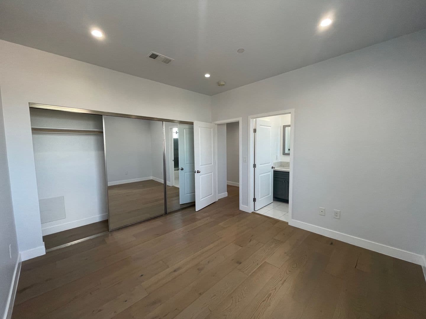 LOS ANGELES Apartment: 5468 CARLIN ST / 2650-2652 HAUSER BLVD