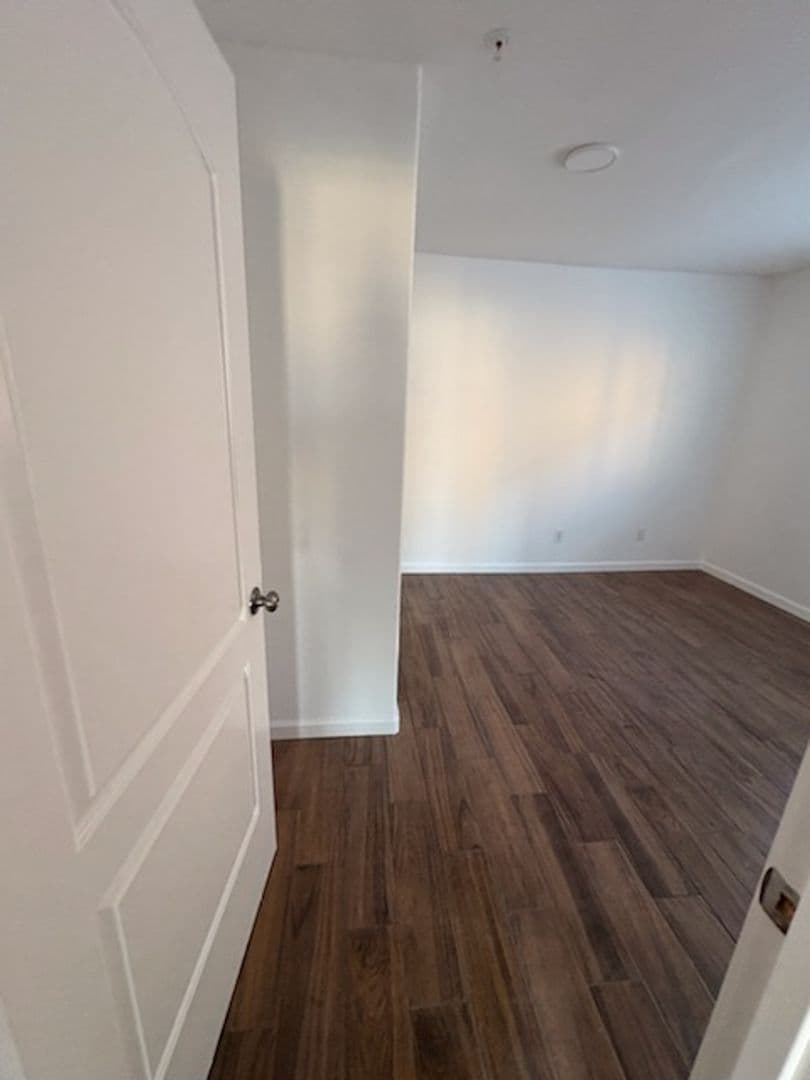 LOS ANGELES Apartment: 709-711 YALE ST/700 N. HILL PL