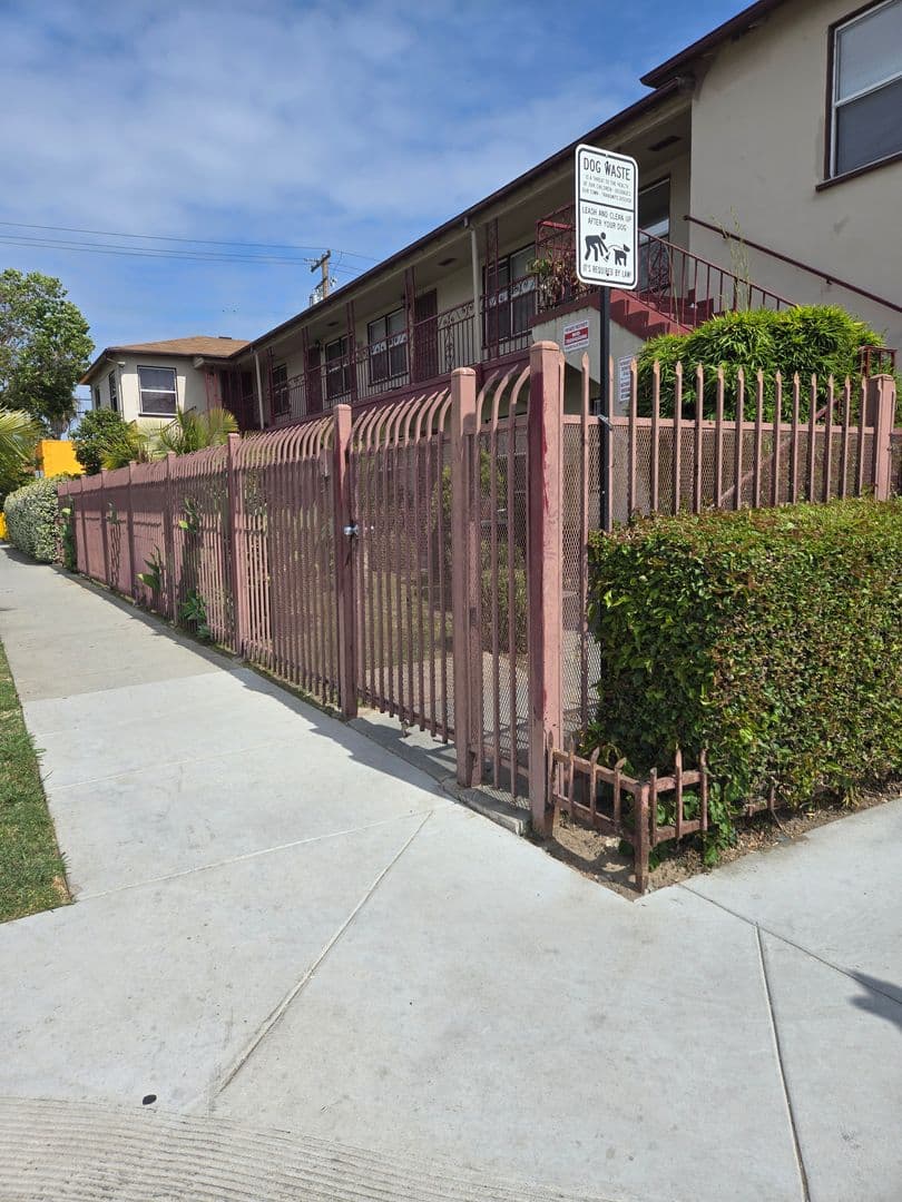 LONG BEACH Apartment: 2290 LOCUST AVE.