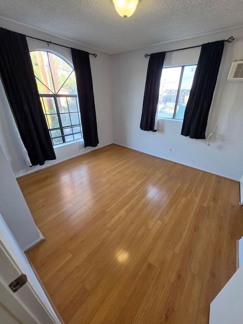 SAN GABRIEL Apartment: 927 S. CHARLOTTE AVE.