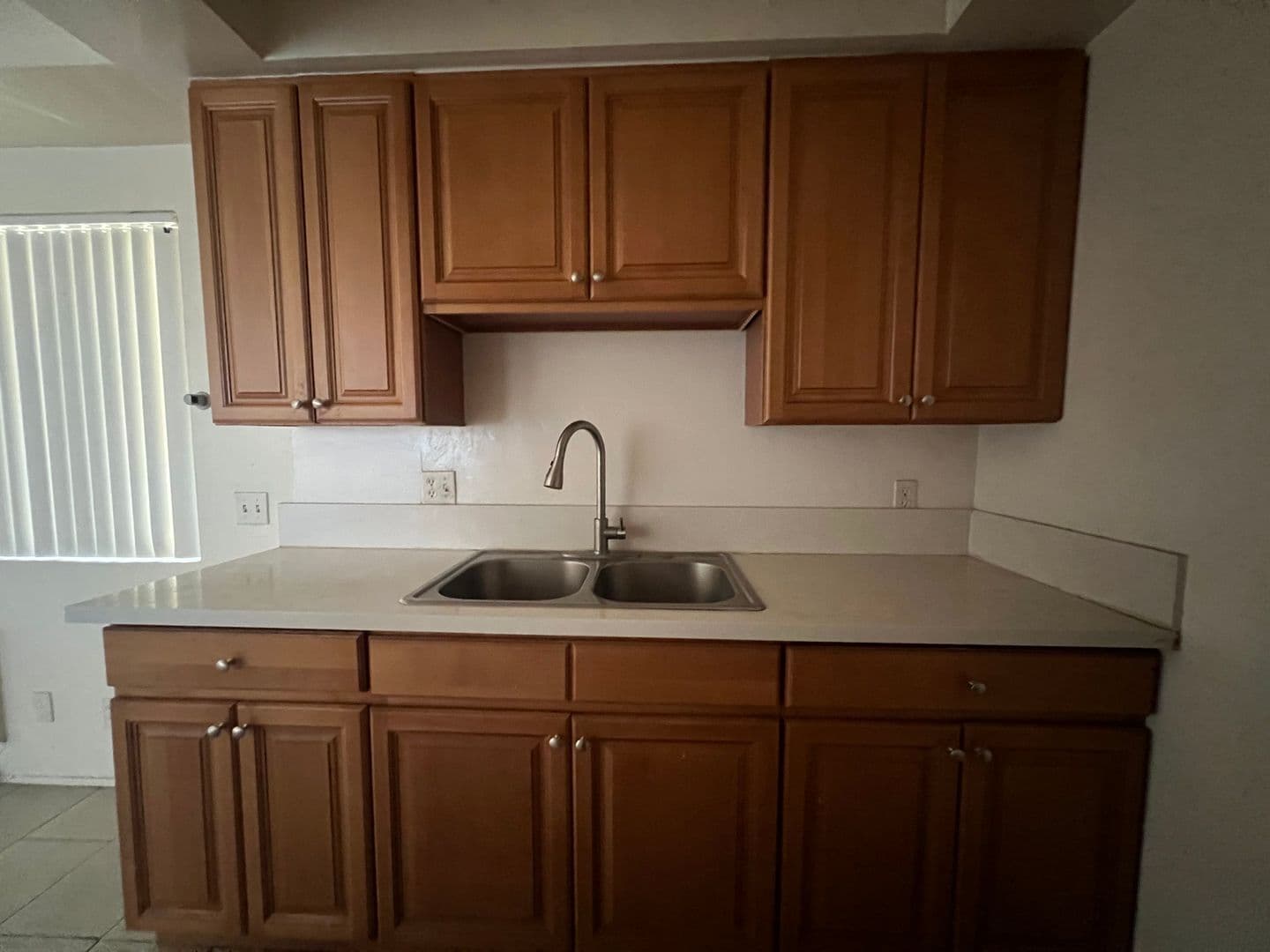 ALHAMBRA Apartment: 100 E. COMMONWEALTH AVE