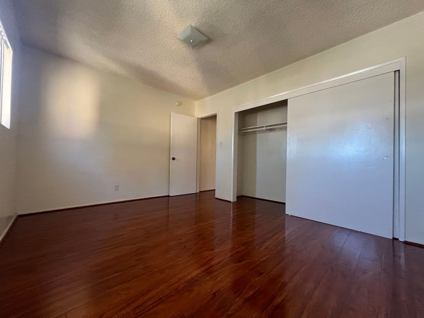 ALHAMBRA Apartment: 100 E. COMMONWEALTH AVE