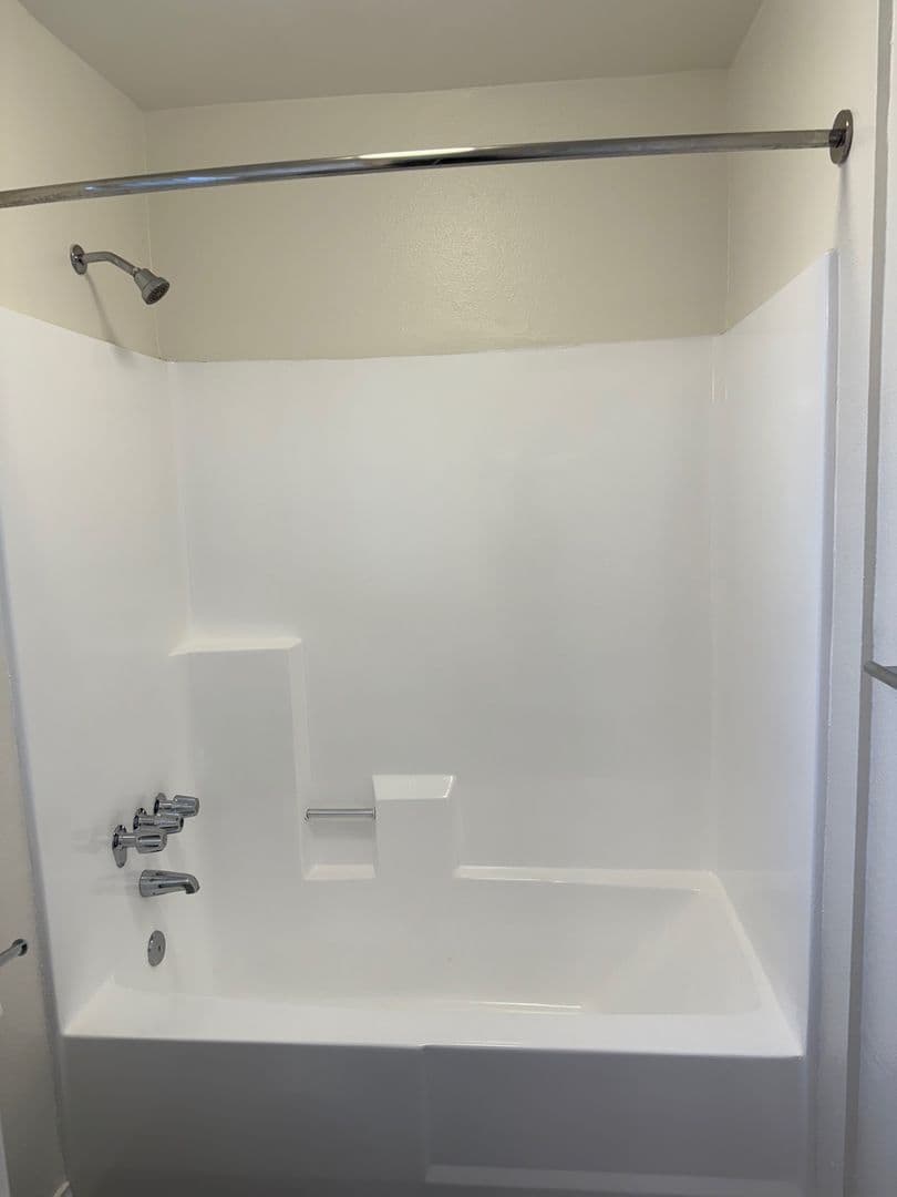 VALLEY VILLAGE Apartment: 5400 RADFORD AVE.